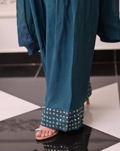 Guzel  - Qubic Closet - Label Loft