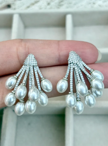 Amaryllis Earrings - Mono & Co.